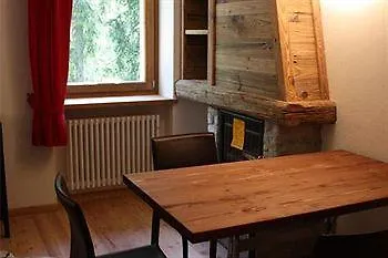 Ξενοδοχείο με διαμερίσματα Planpincieux